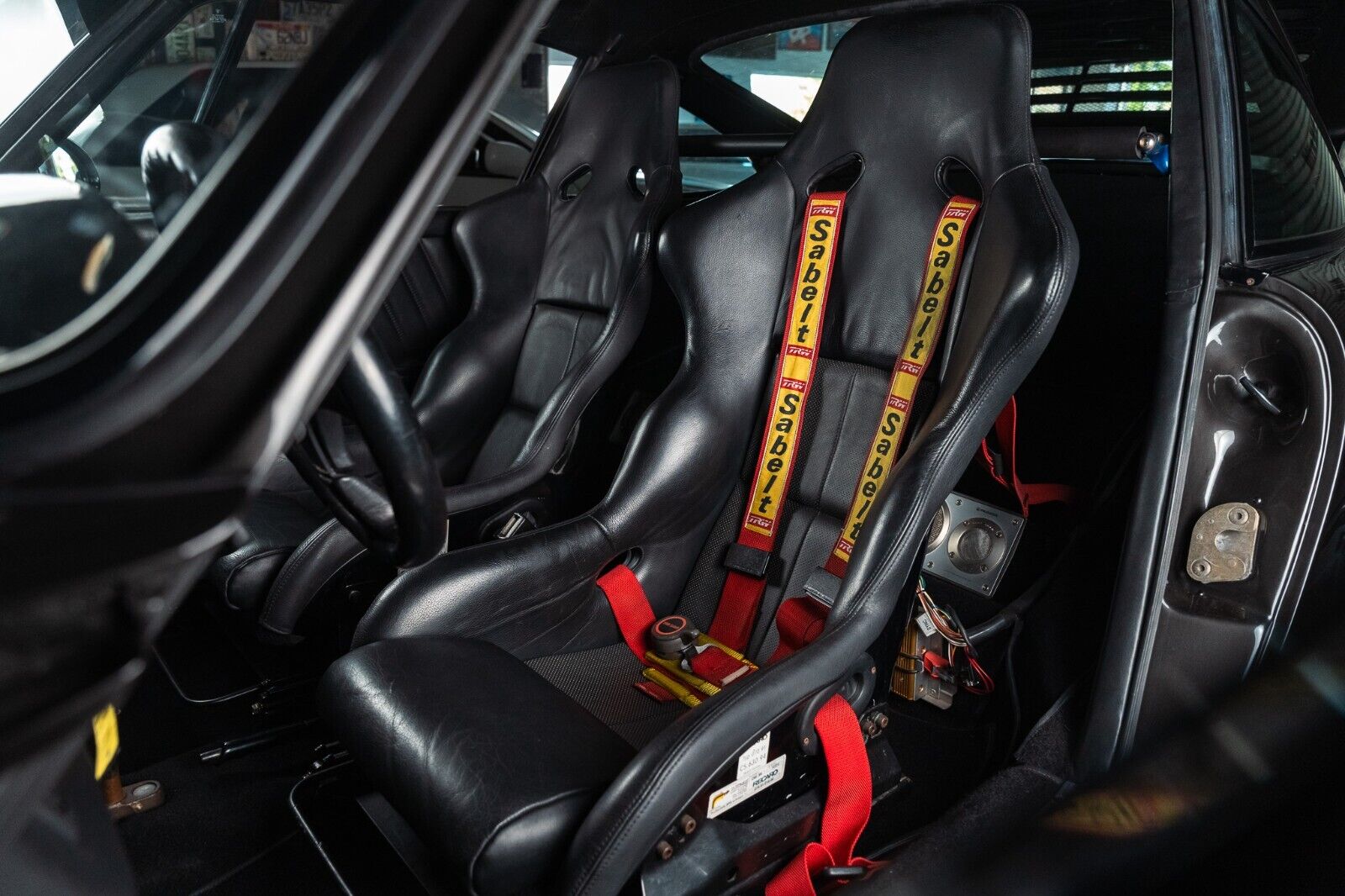 Porsche-930-1977-Coupe-17