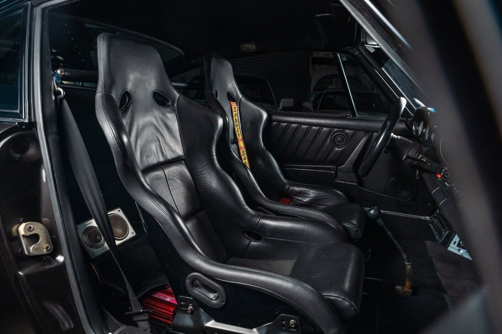 Porsche-930-1977-Coupe-18