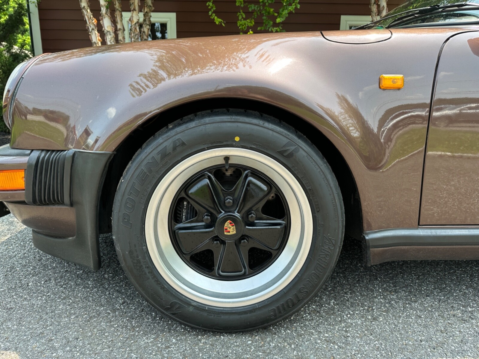 Porsche-930-1982-Coupe-12