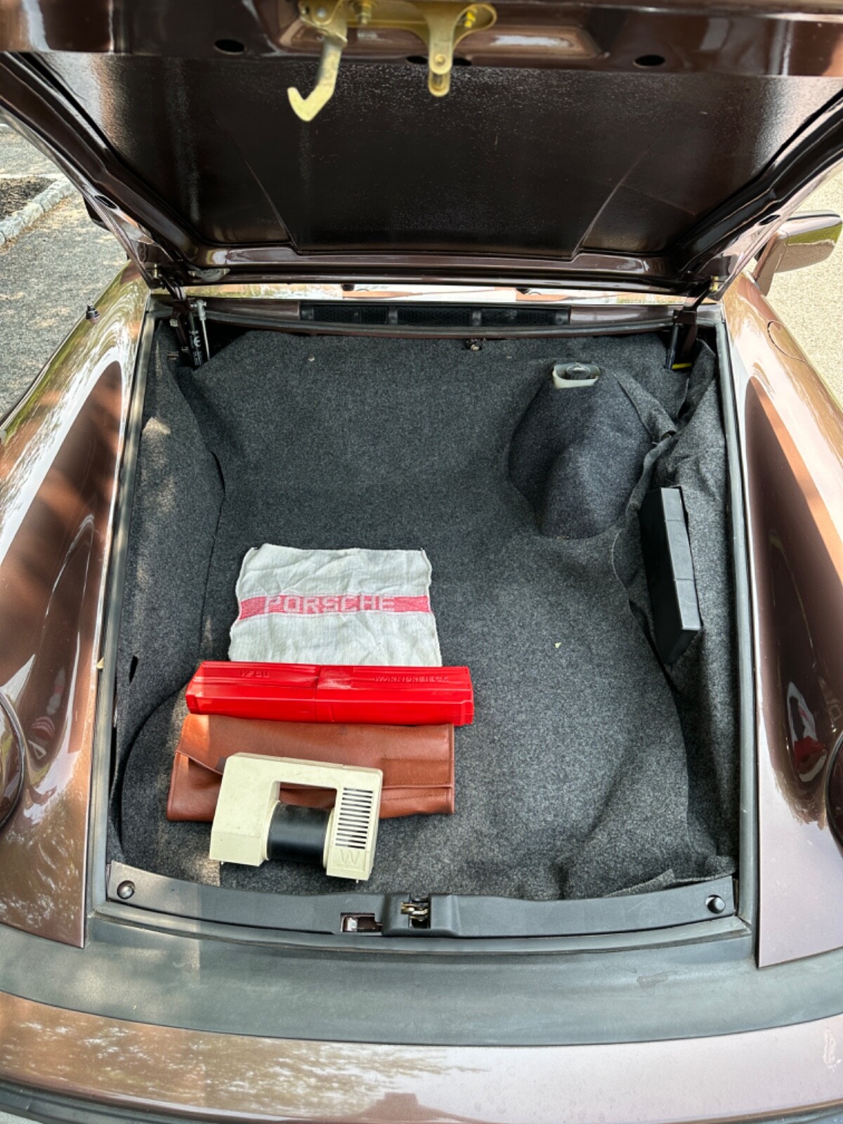 Porsche-930-1982-Coupe-33