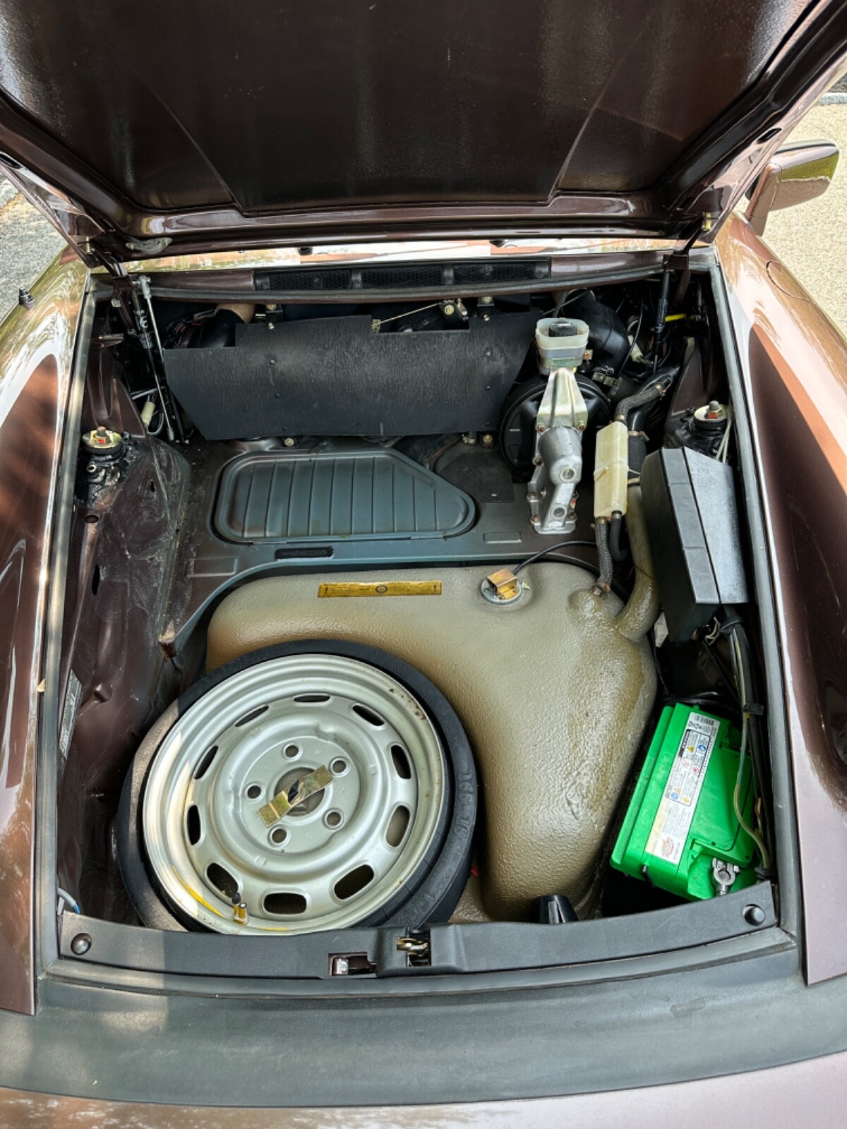 Porsche-930-1982-Coupe-34