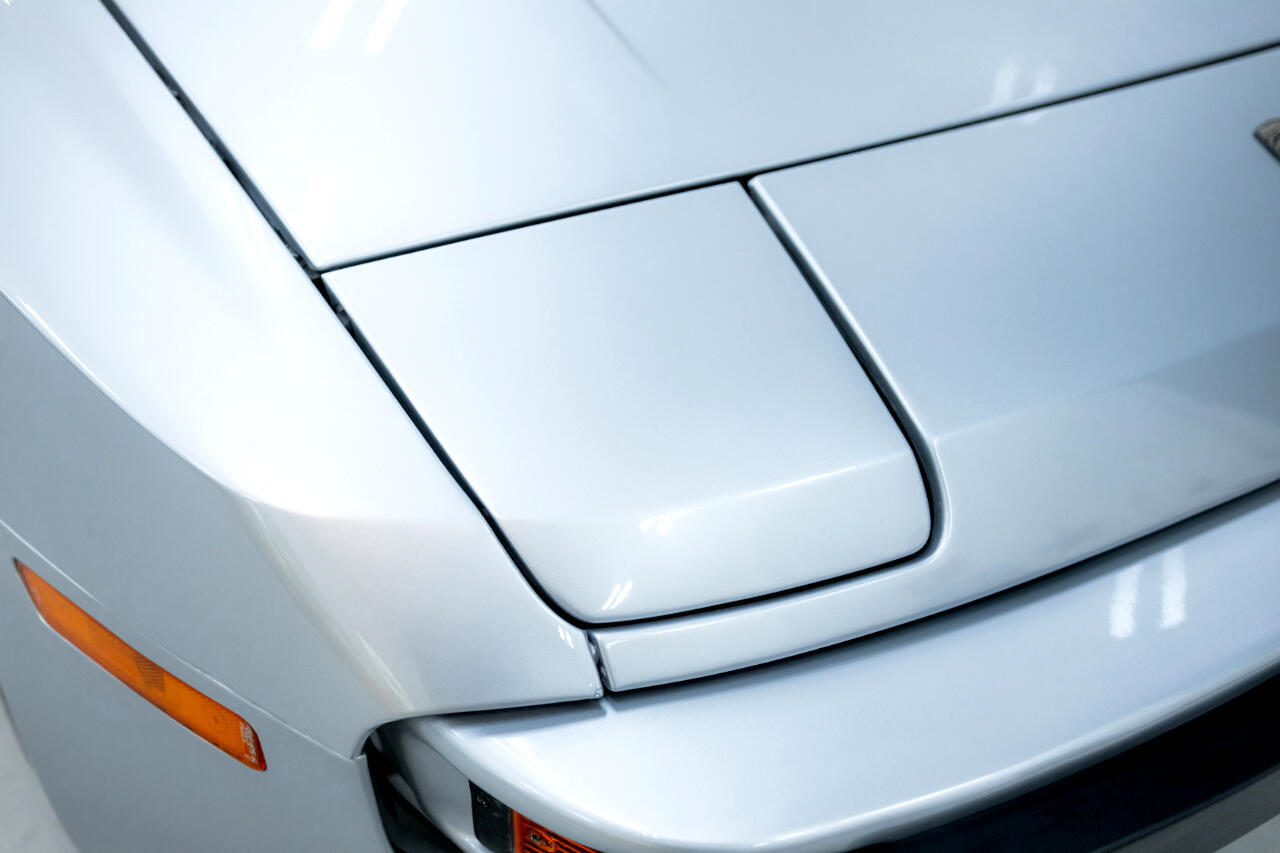 Porsche-944-1983-Coupe-10