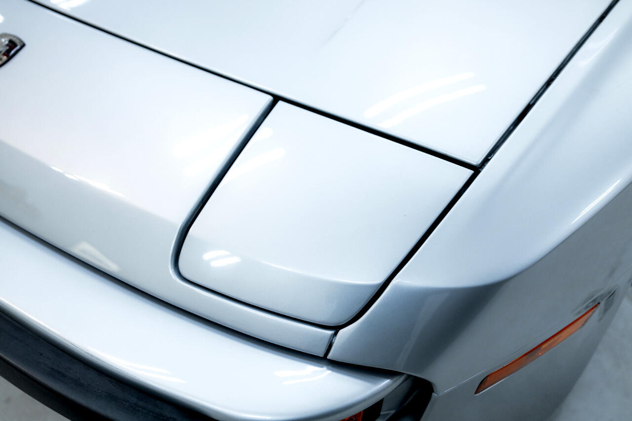 Porsche-944-1983-Coupe-11