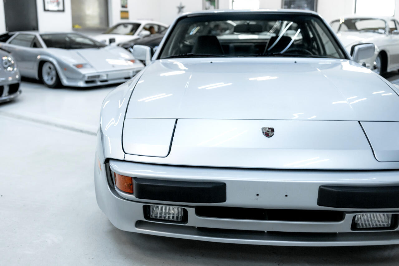 Porsche-944-1983-Coupe-14