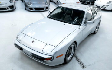 Porsche-944-1983-Coupe-18