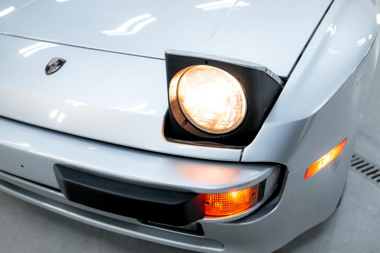 Porsche-944-1983-Coupe-20