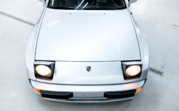 Porsche-944-1983-Coupe-21