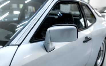 Porsche-944-1983-Coupe-23