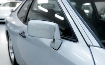 Porsche-944-1983-Coupe-25