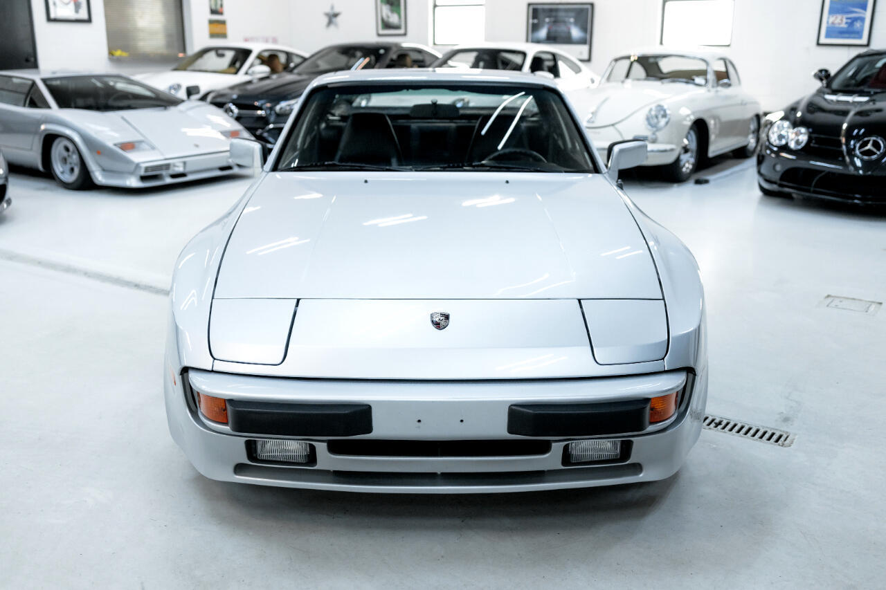 Porsche-944-1983-Coupe-3