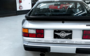 Porsche-944-1983-Coupe-32