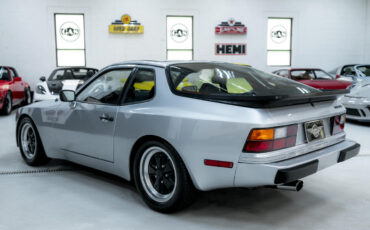 Porsche-944-1983-Coupe-5