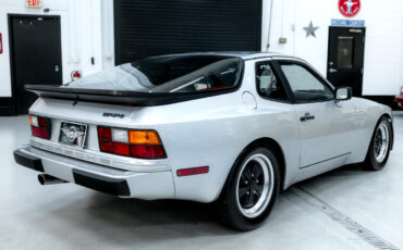 Porsche-944-1983-Coupe-7