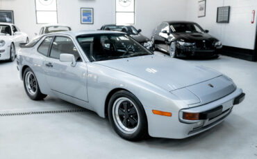 Porsche-944-1983-Coupe-9