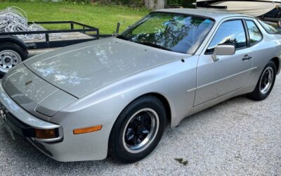Porsche 944  1984 silver
