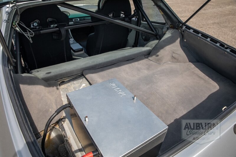Porsche-944-1985-31