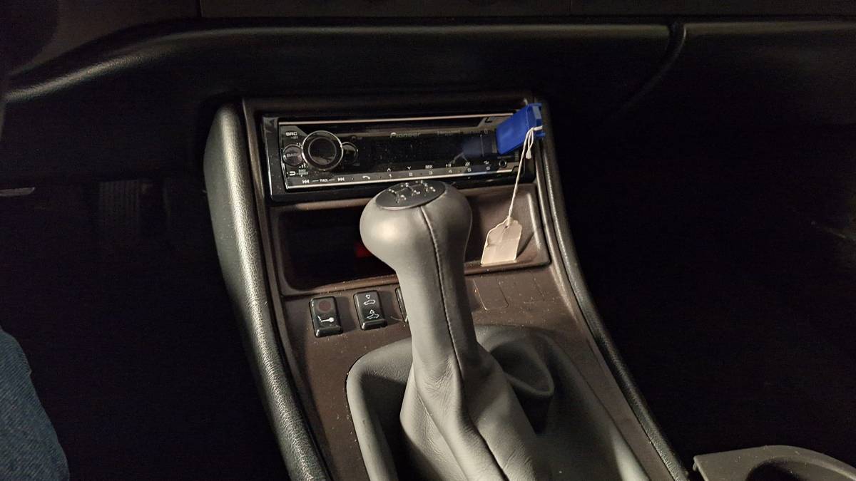 Porsche-944-1986-red-21