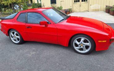 Porsche 944  1986 red