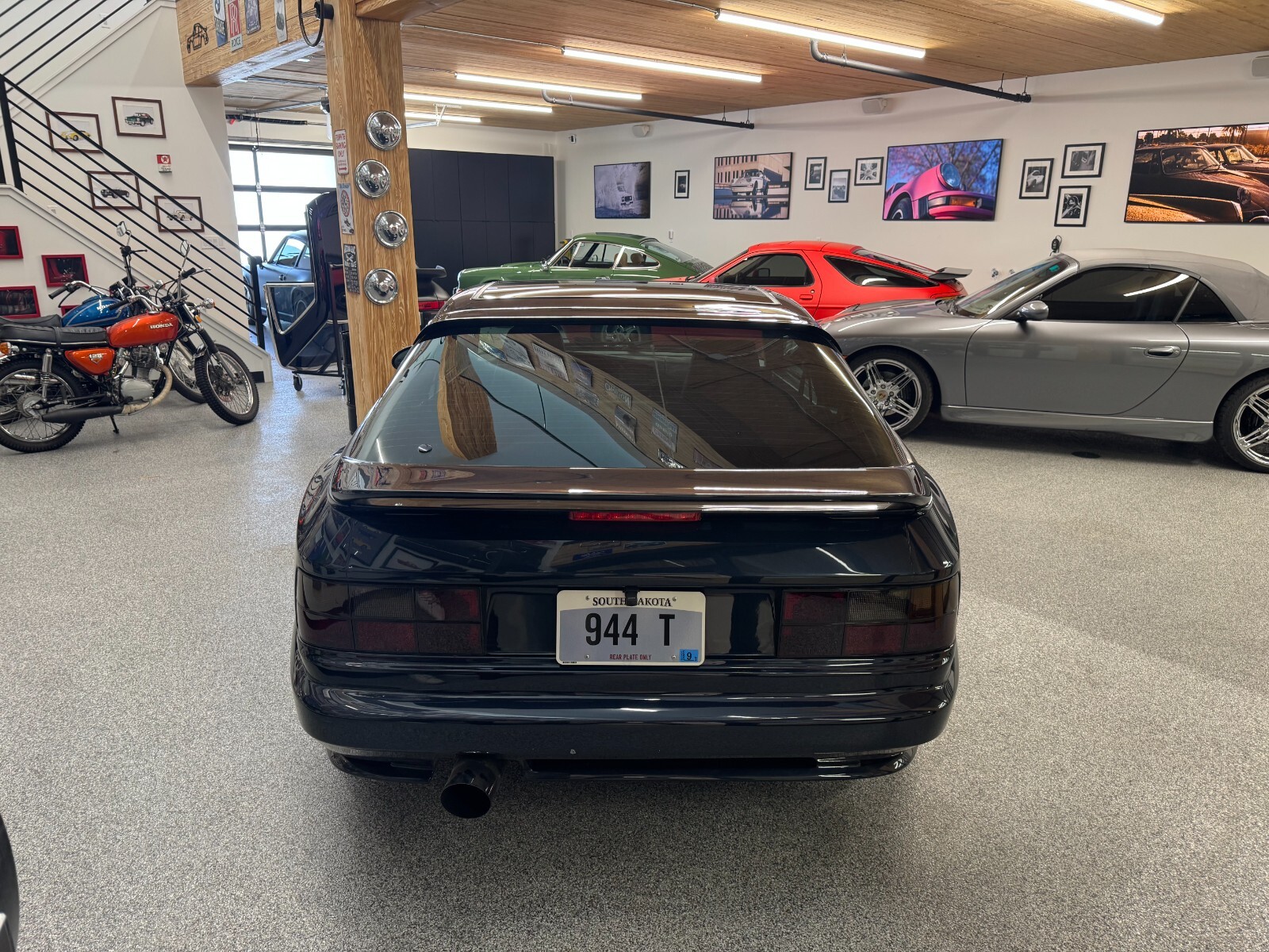 Porsche-944-1987-Coupe-1