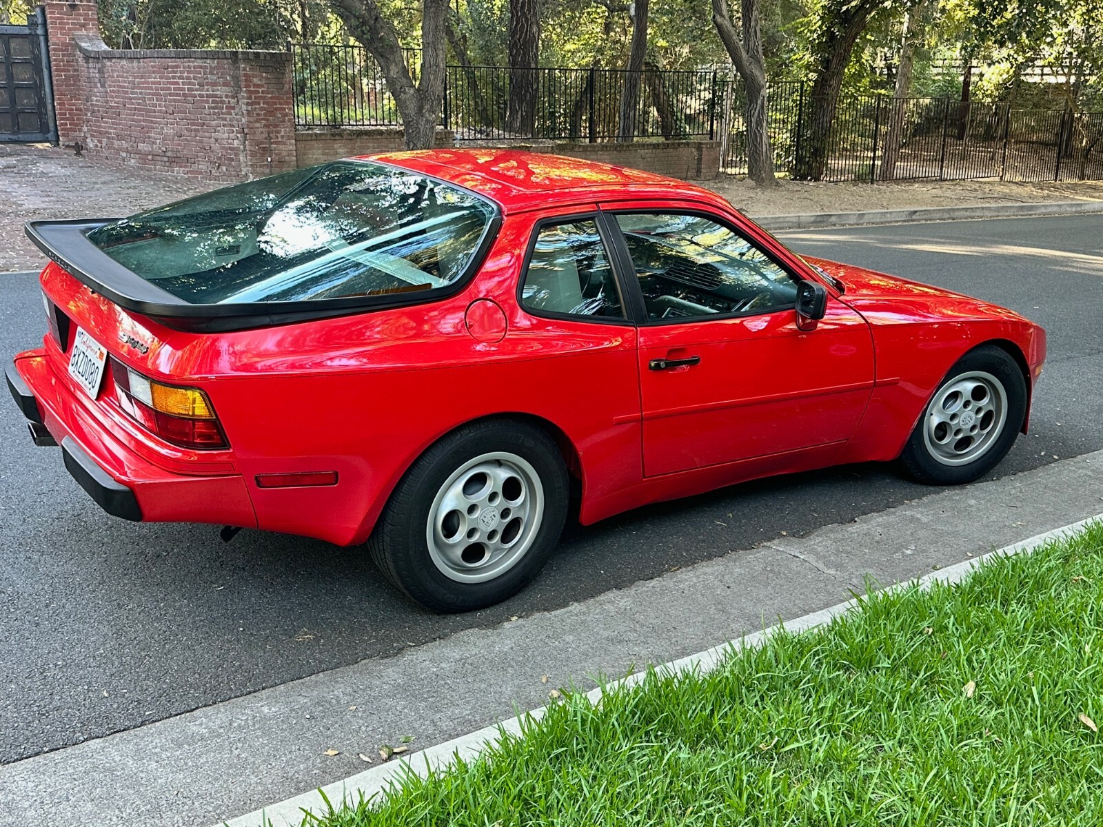 Porsche-944-1987-Coupe-12