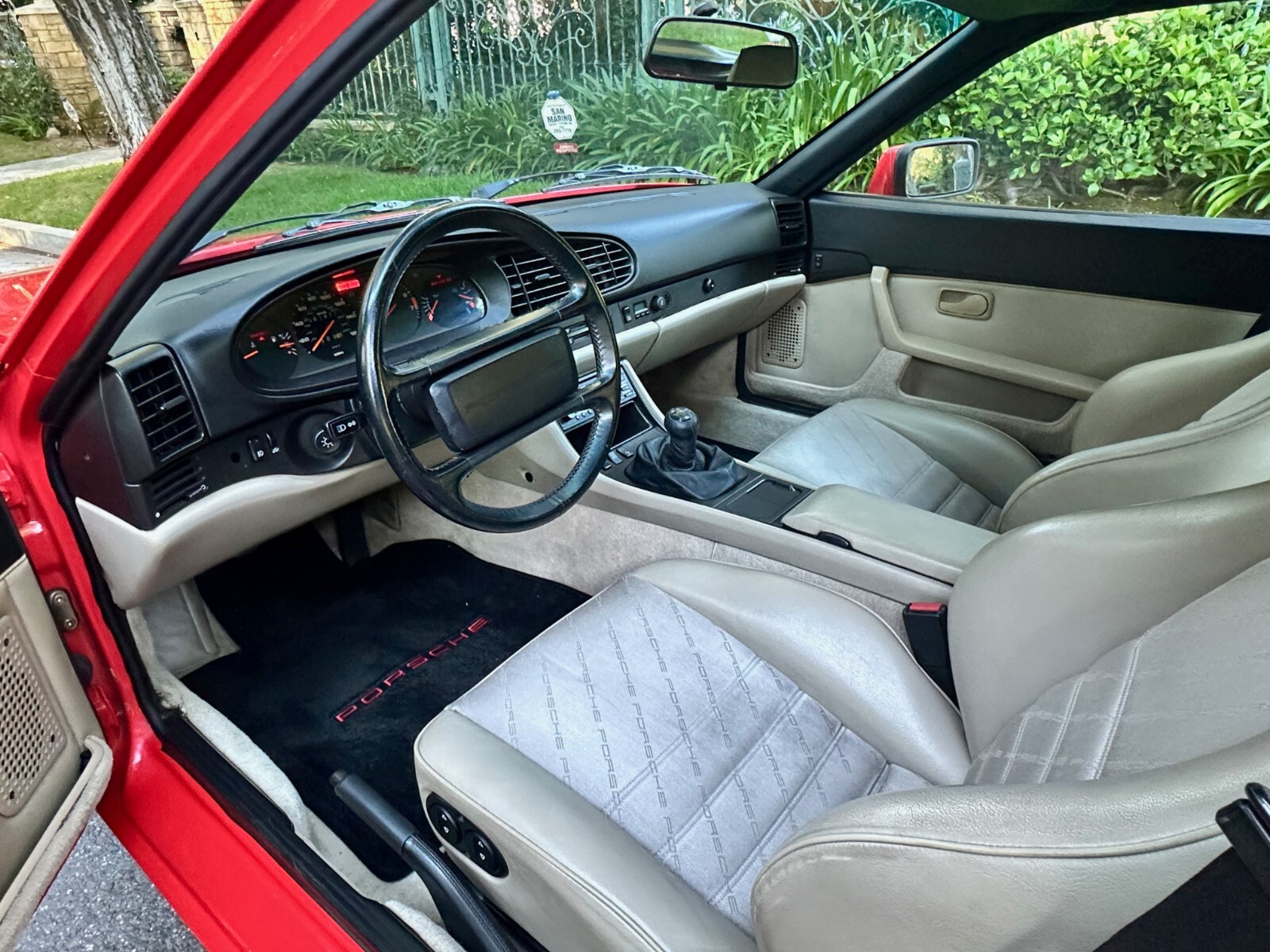 Porsche-944-1987-Coupe-18