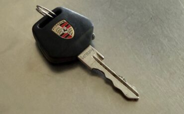 Porsche-944-1987-Coupe-32