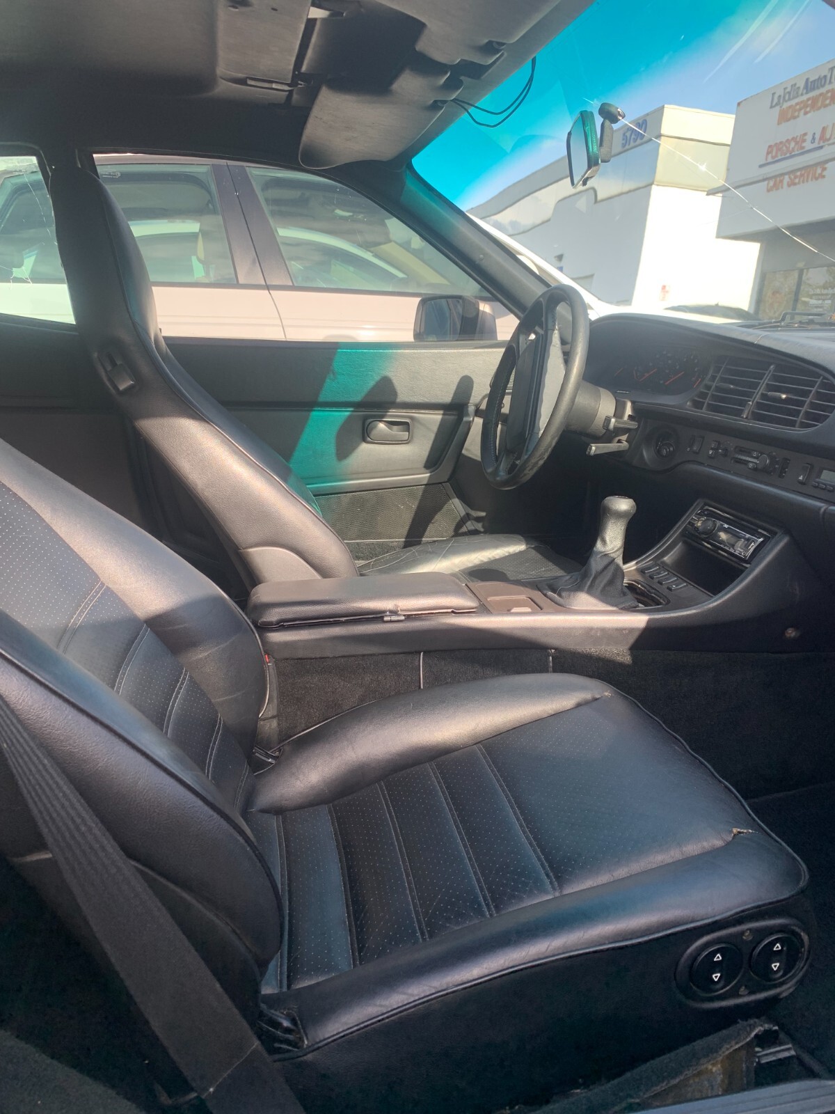Porsche-944-1989-Coupe-11