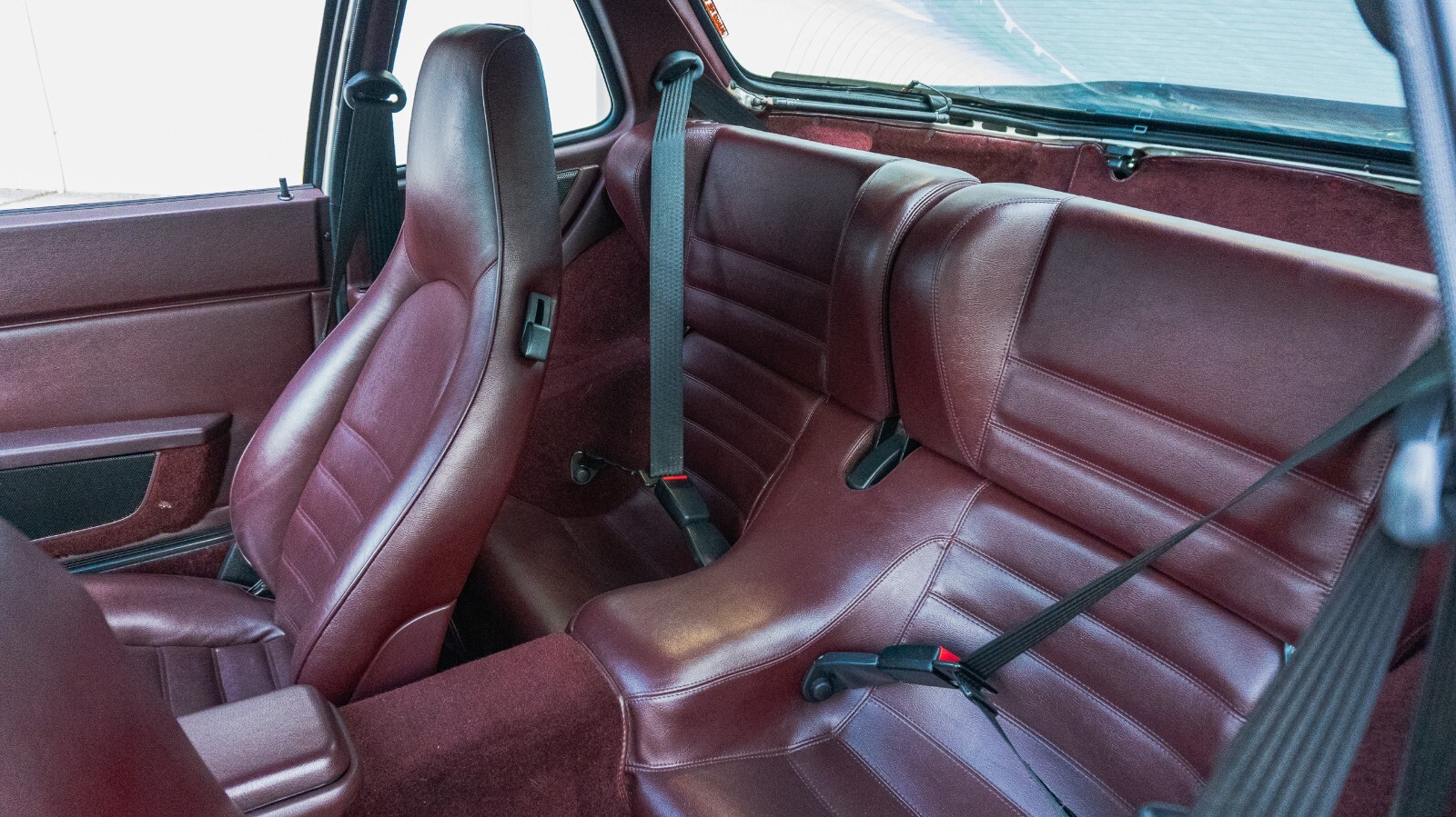 Porsche-944-1989-Coupe-22