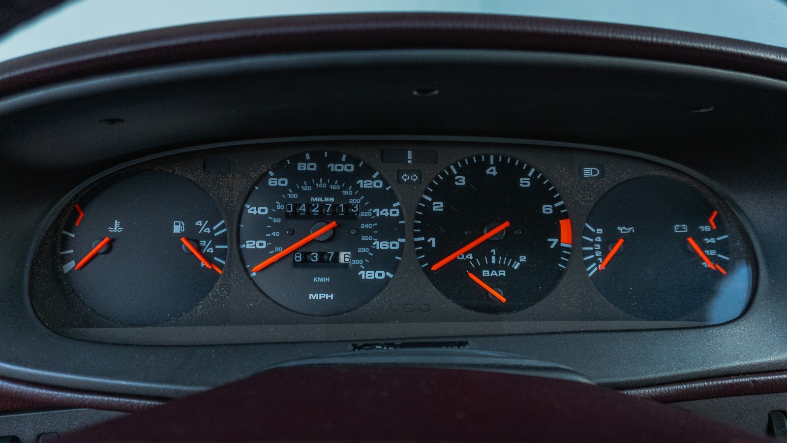 Porsche-944-1989-Coupe-25