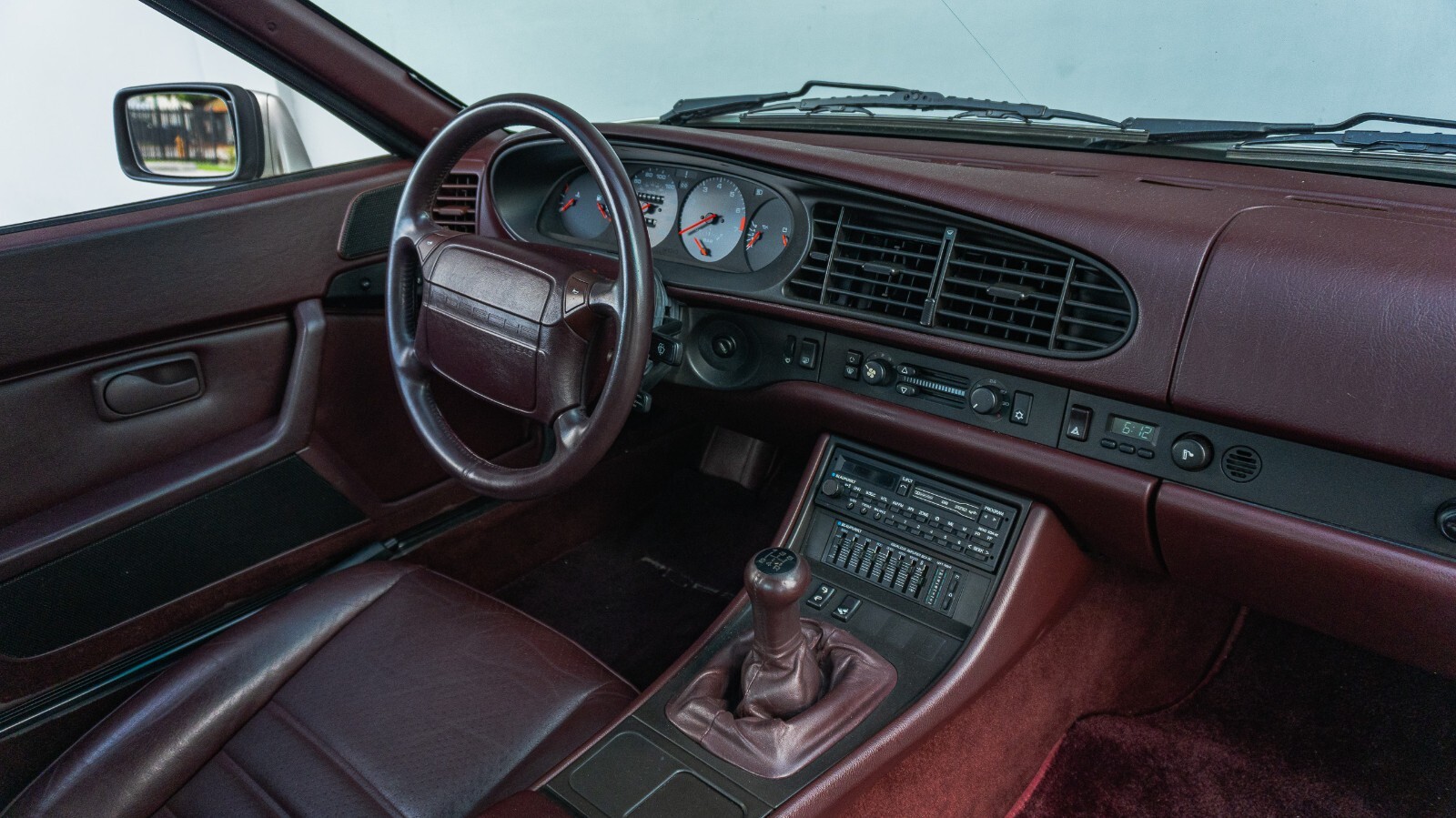 Porsche-944-1989-Coupe-28