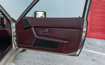 Porsche-944-1989-Coupe-32
