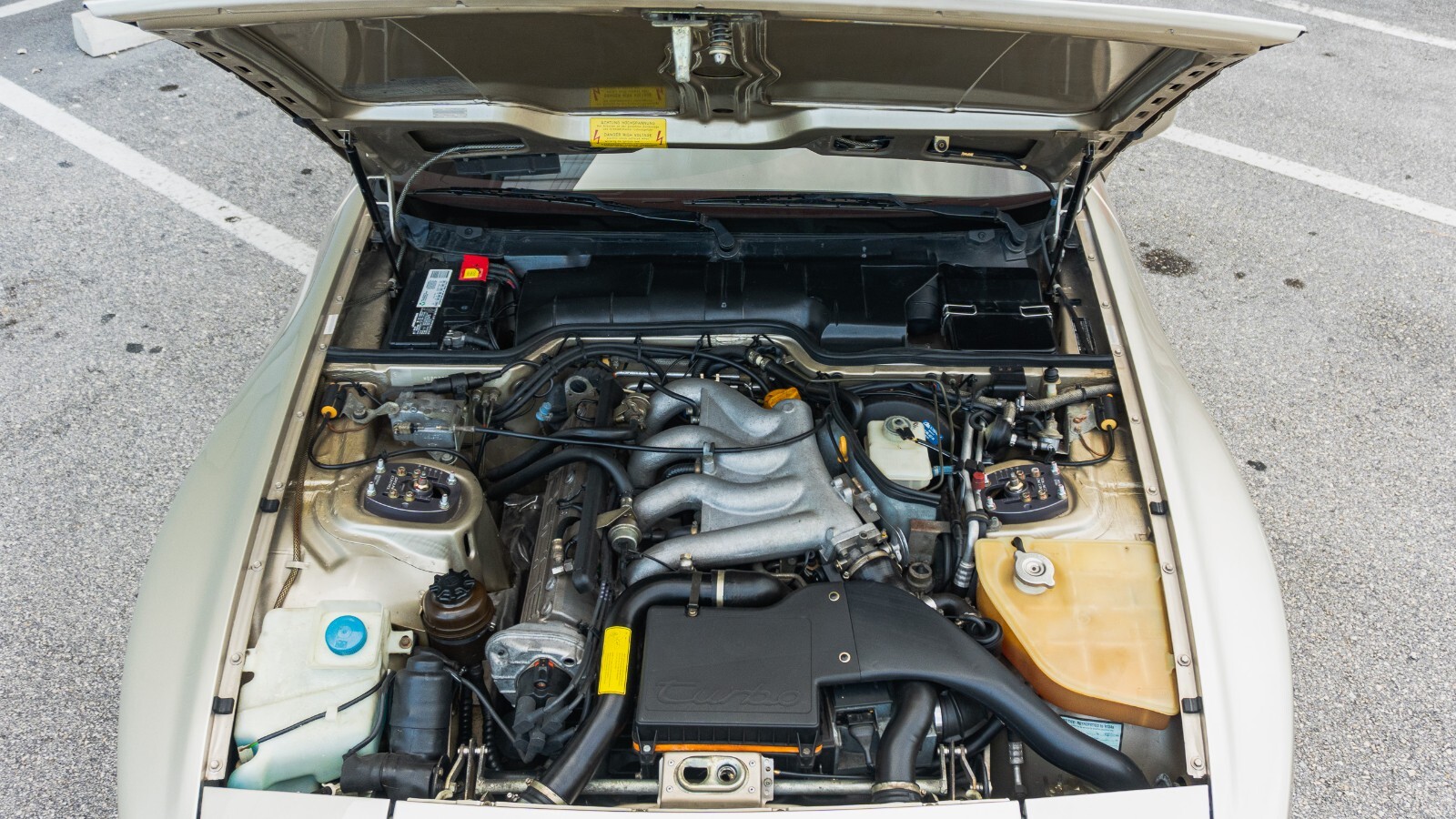 Porsche-944-1989-Coupe-35