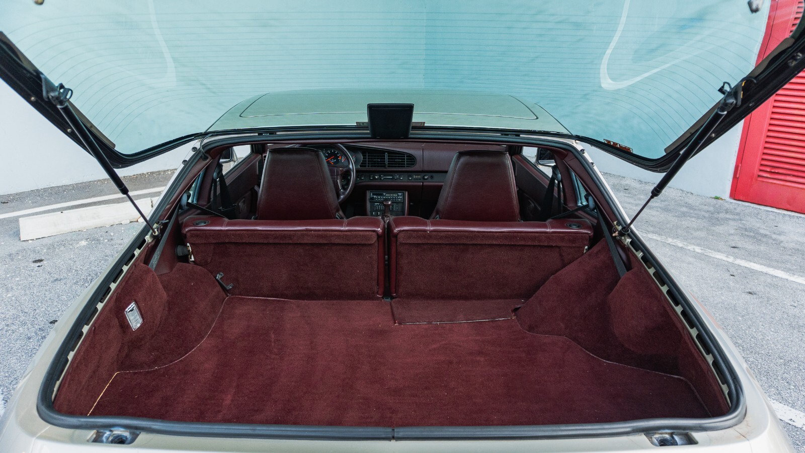 Porsche-944-1989-Coupe-37