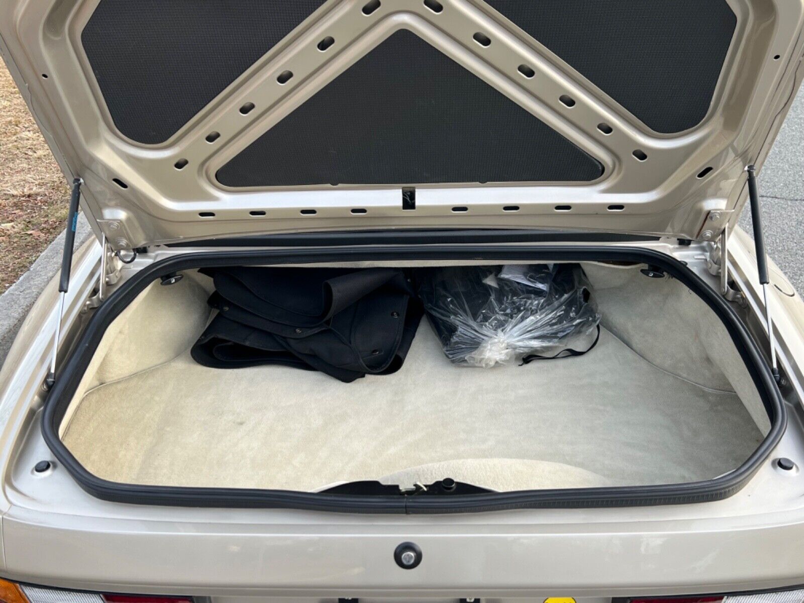 Porsche-944-1990-Convertible-38