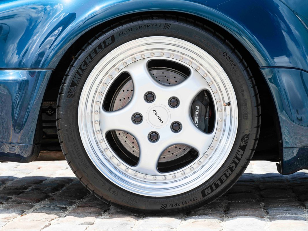 Porsche-964-1991-21