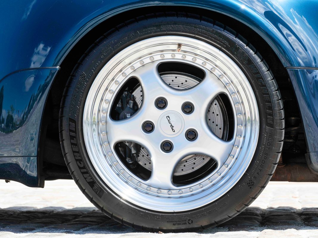 Porsche-964-1991-23