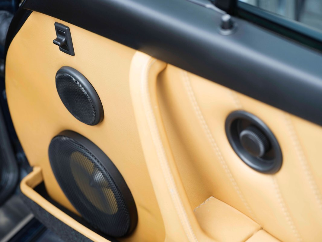 Porsche-964-1991-33