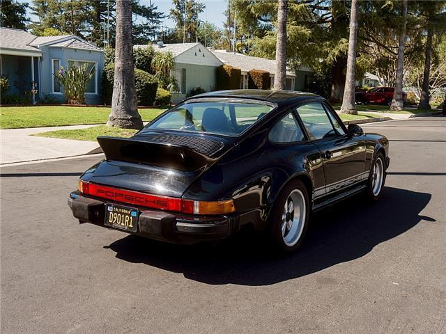 Porsche-SC-1979-Coupe-9