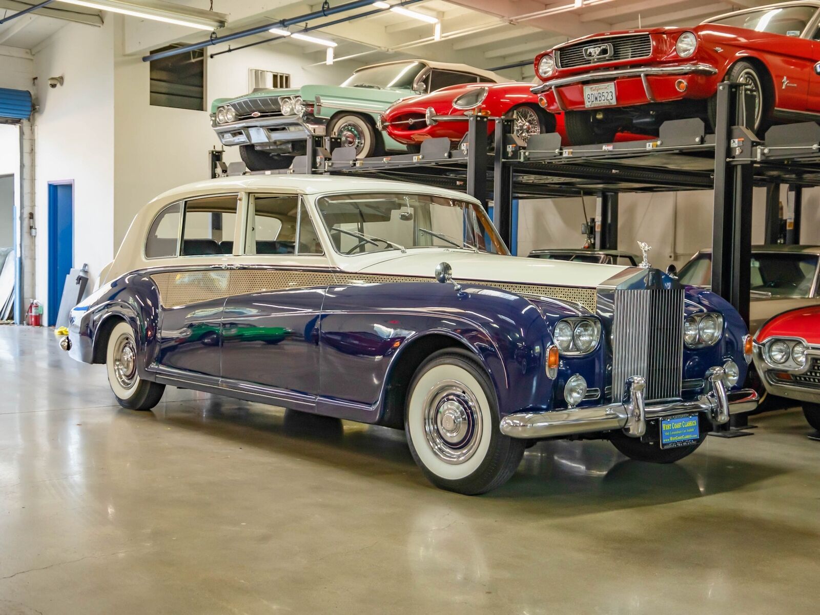 Rolls-Royce-Phantom-1965-7-Passenger-Limousine-10