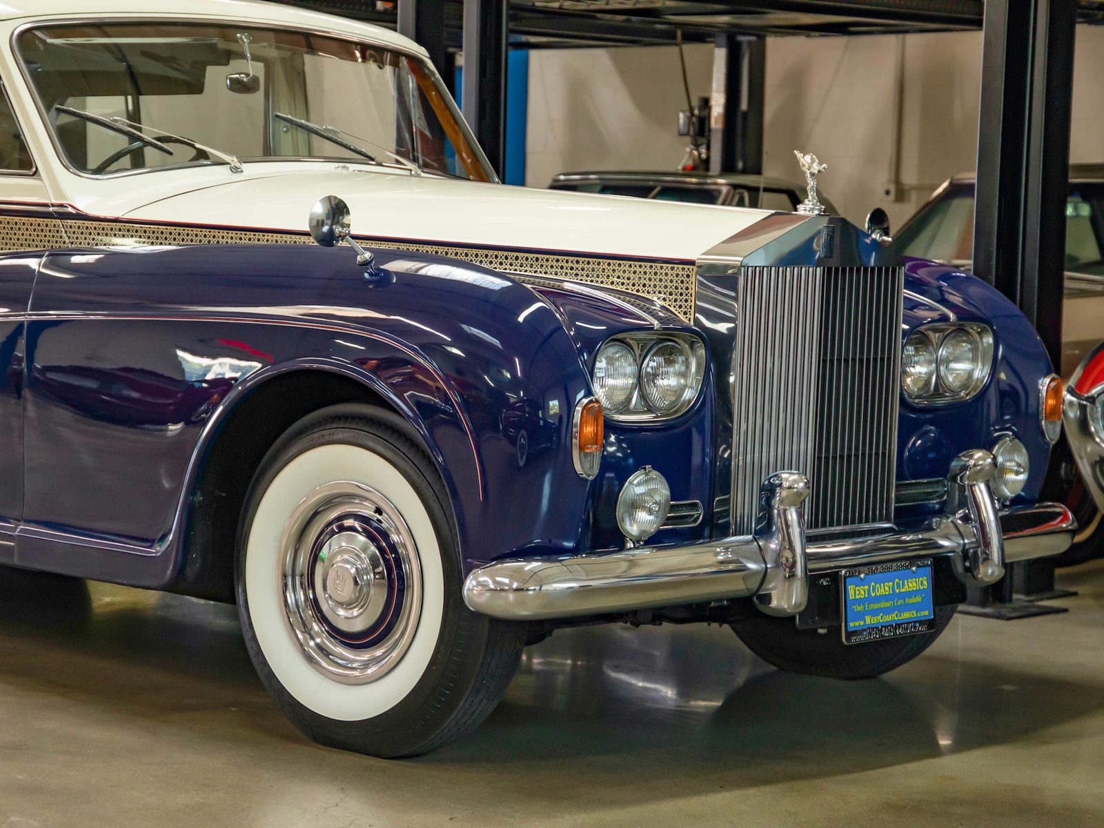 Rolls-Royce-Phantom-1965-7-Passenger-Limousine-12