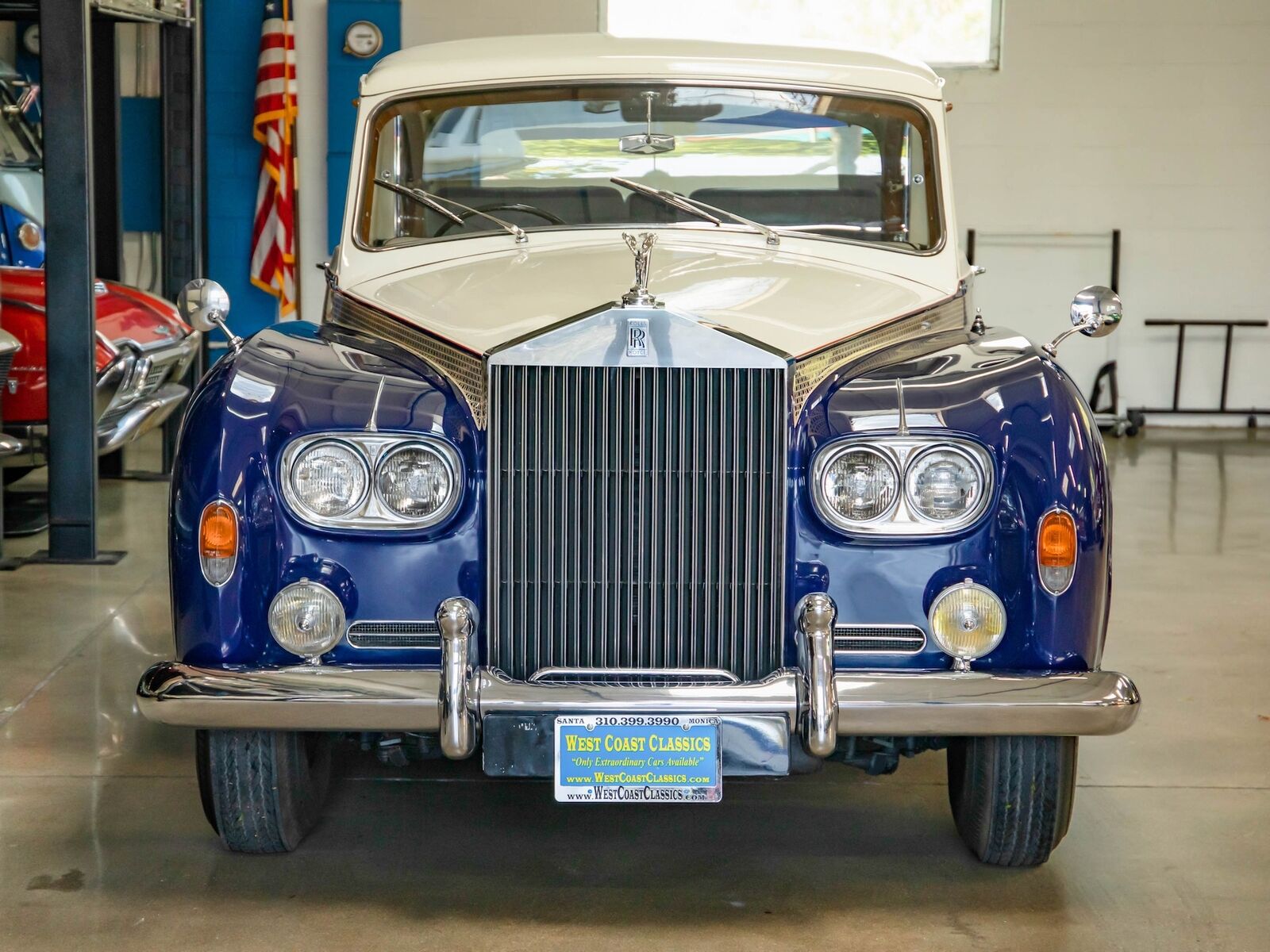 Rolls-Royce-Phantom-1965-7-Passenger-Limousine-13