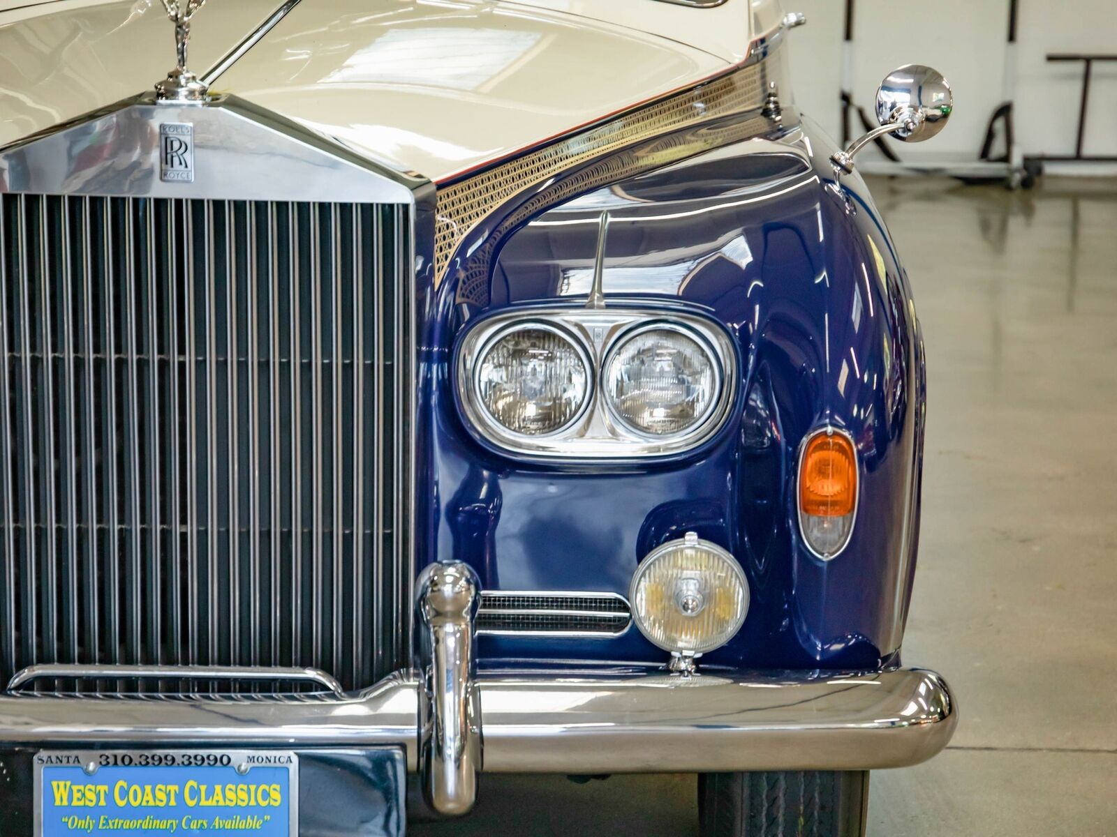 Rolls-Royce-Phantom-1965-7-Passenger-Limousine-16