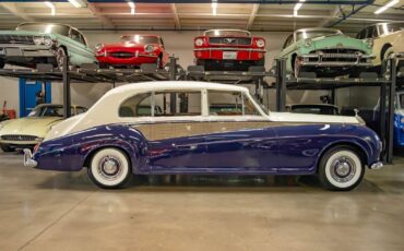 Rolls-Royce-Phantom-1965-7-Passenger-Limousine-2