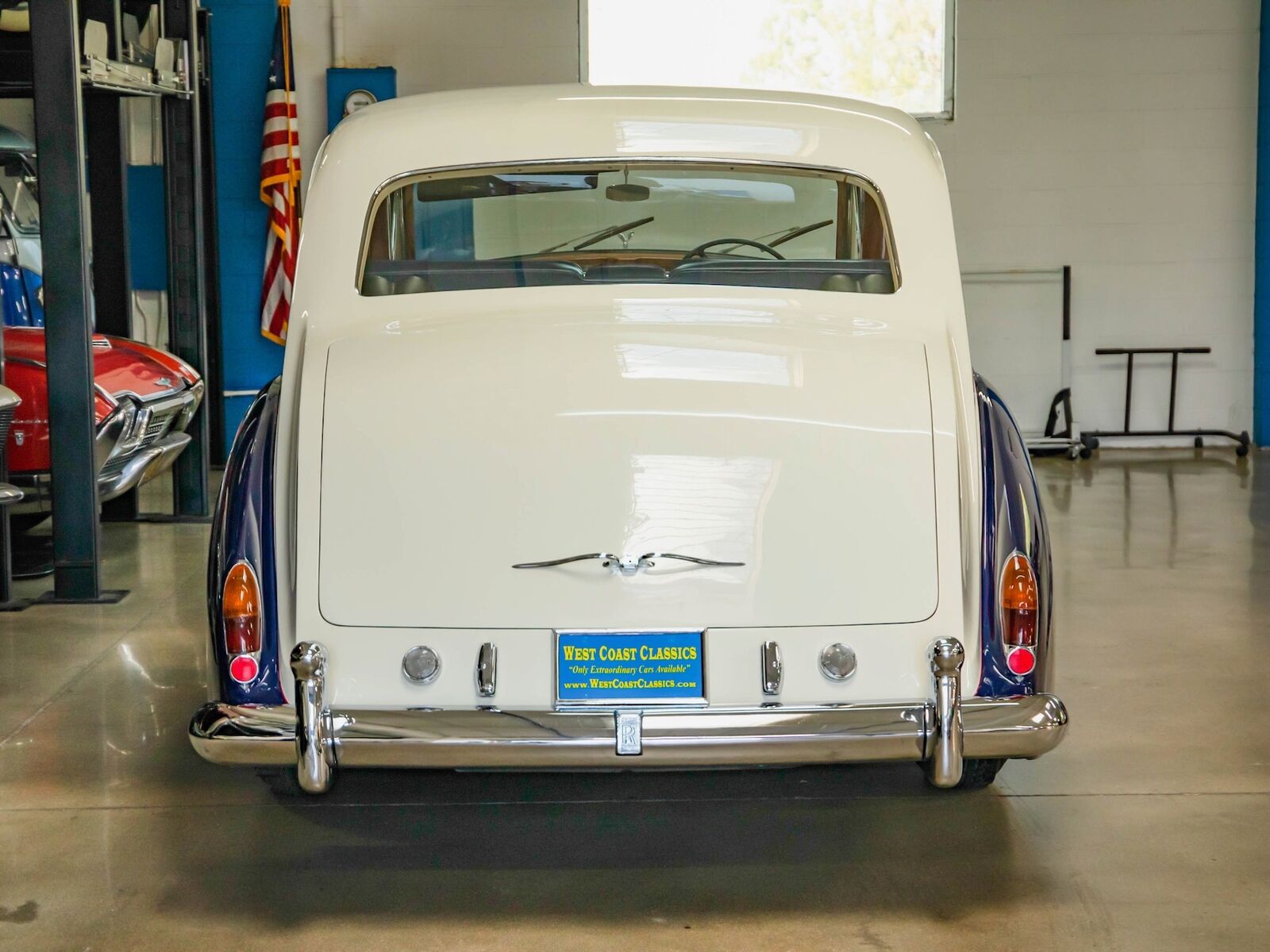 Rolls-Royce-Phantom-1965-7-Passenger-Limousine-20
