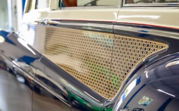 Rolls-Royce-Phantom-1965-7-Passenger-Limousine-26