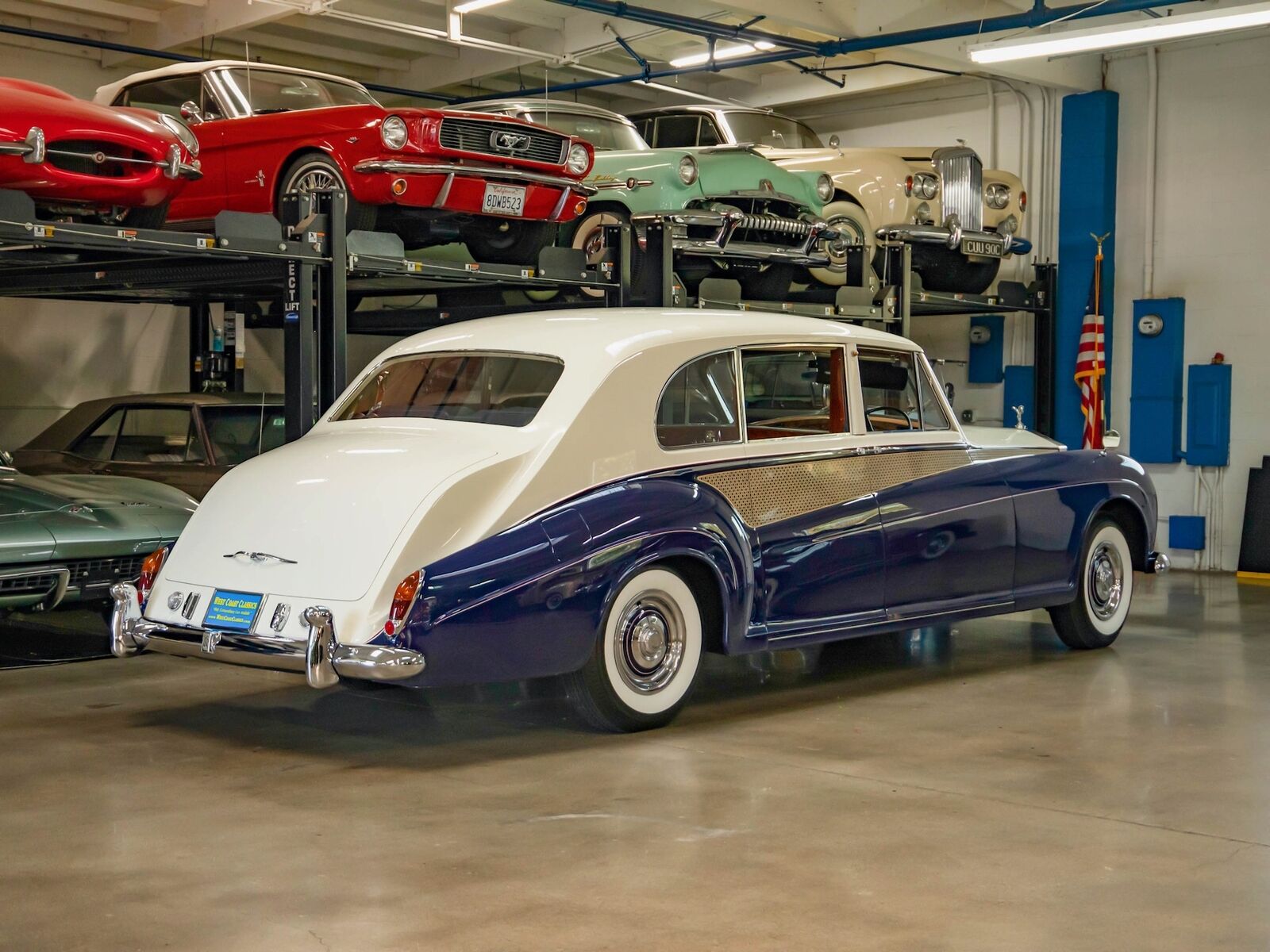 Rolls-Royce-Phantom-1965-7-Passenger-Limousine-27