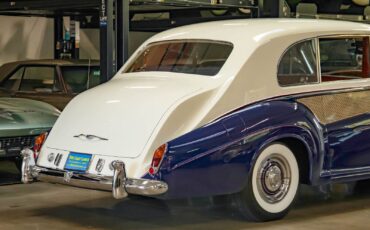 Rolls-Royce-Phantom-1965-7-Passenger-Limousine-28