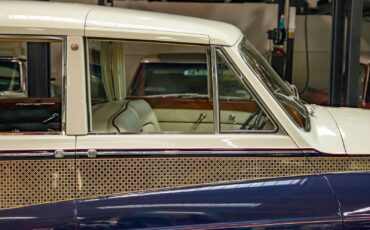 Rolls-Royce-Phantom-1965-7-Passenger-Limousine-3