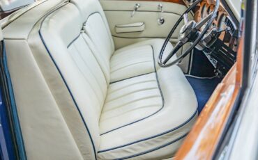 Rolls-Royce-Phantom-1965-7-Passenger-Limousine-32