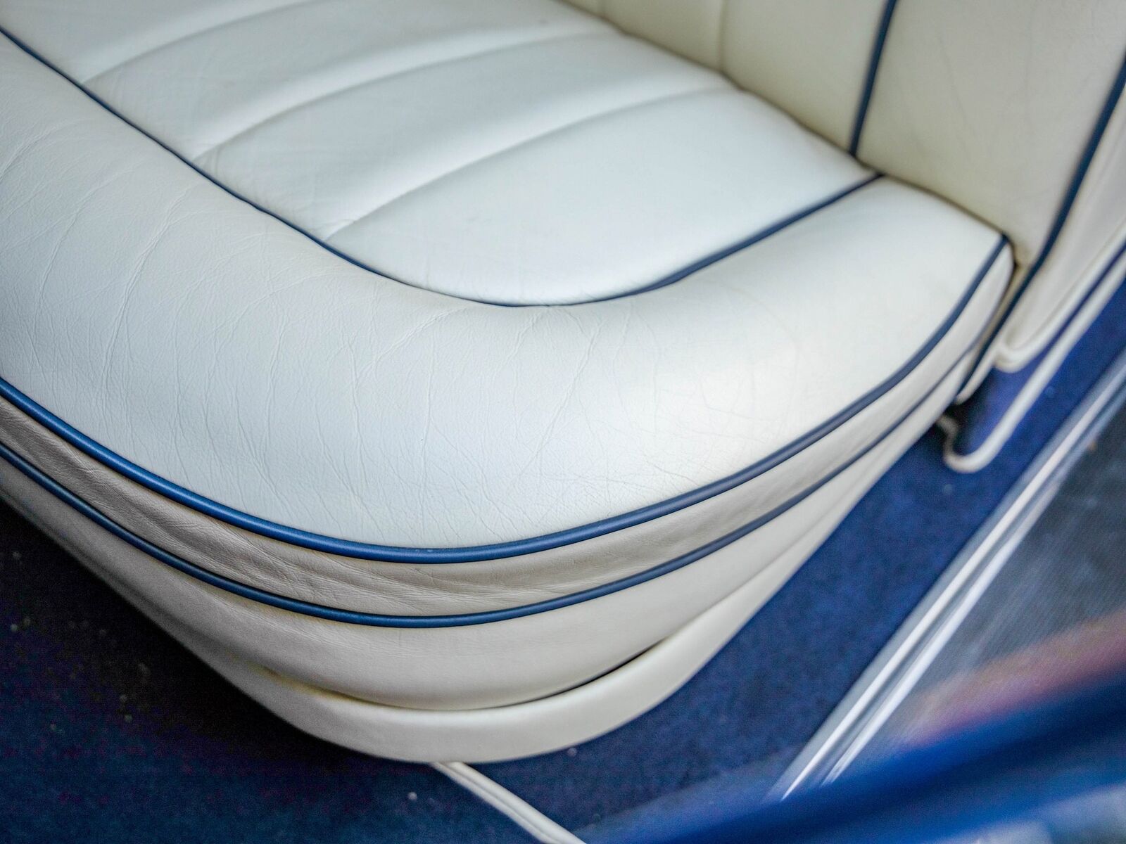 Rolls-Royce-Phantom-1965-7-Passenger-Limousine-39